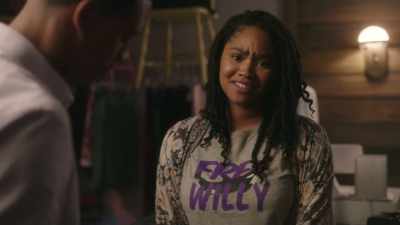 - Deon got Willy a tent.
I think I'm gonna cry. - Bigger