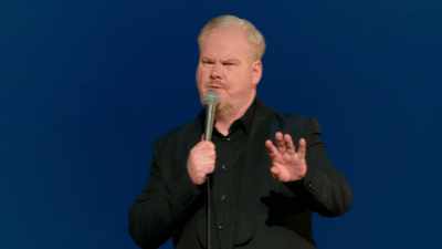 Depois, apareceu uma mulher com ar formal - Jim Gaffigan: Dark Pale