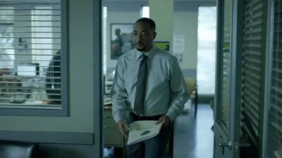           -Deputy Chief.
          -You're just in time. - Black Lightning
