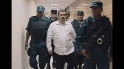 DEREK: They can't
corrupt the officials, - Drug Lords: The Next Generation