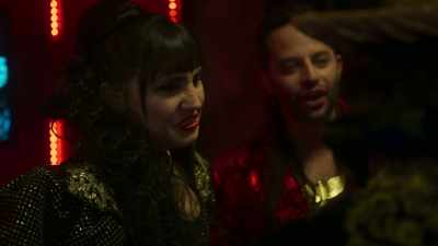 -Desdemona the Shrieker.
-(shrieks) - What We Do in the Shadows