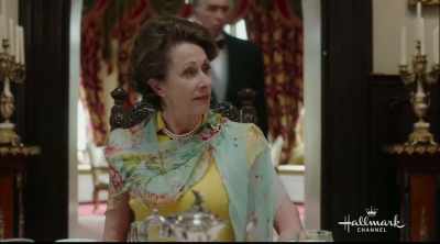 Desfrutem do vosso passeio. - Royally Ever After