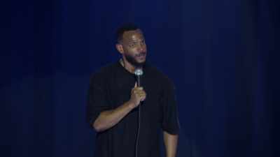 Desigur,
Will Smith poate salva lumea de roboți. - Marlon Wayans: God Loves Me