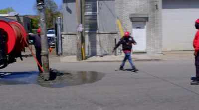 Despite all the dramatic
and disgusting splashing, - Sewer Divers
