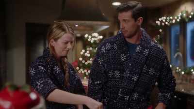 -Desserts?
-Yeah. Desserts, for tomorrow. - Christmas on the Menu