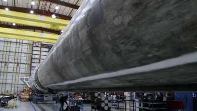 Det kan skade rumfartøjet, - Space Titans: Musk, Bezos, Branson