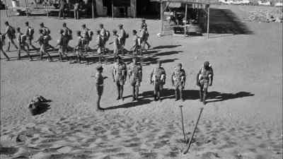 Detail, by the right, double march! - The Hill