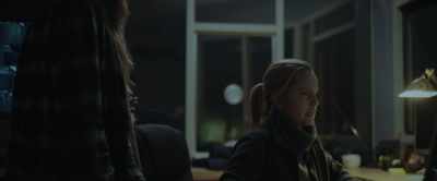 Detective Harris came back for us.
I can't just leave him up there. - Locked In