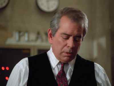 Detective, is there anything
specific we can help you with? - Lois & Clark: The New Adventures of Superman