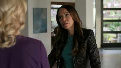 - Detective,
you don't still believe - Lies and Ex Wives: Secrets on Maple Street