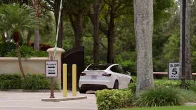 Detectives look into how
an assailant managed to get - Floribama Murders