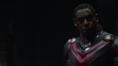[device beeps rapidly] - Supergirl