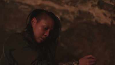 [device clicks]
[suspenseful music] - Mia and the Dragon Princess