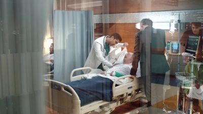 DEVON:
Hi. - The Resident
