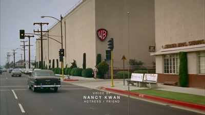Dia memberikannya
kepada Warner Brothers. - Be Water