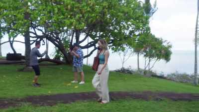 [Diana] Haven't heard
from you yet. - Romance in Hawaii