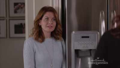 Diana needs a place to stay
while she's here - Last Scene Alive: An Aurora Teagarden Mystery