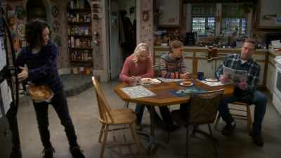 Did anybody notice
there's a fully cooked lasagna - The Conners