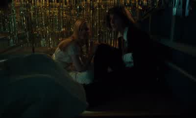 Did anybody see you come in? - The Virgin Suicides