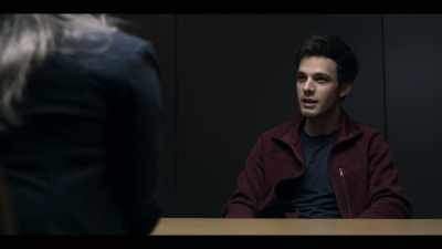 -Did anyone see you?
-Did anyone see me sleeping? No. - Unbelievable