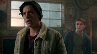-Did Betty call you?
-Yeah, she came by too. - Riverdale