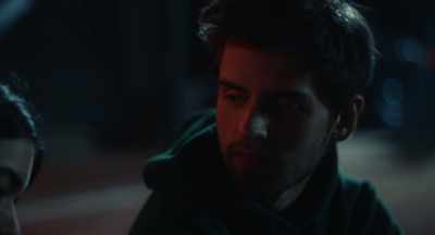 - Did you break up for college?
Like, because the distance? - Shithouse