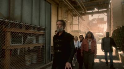 ‐ Did you do that with your cape? - Marvel's Runaways