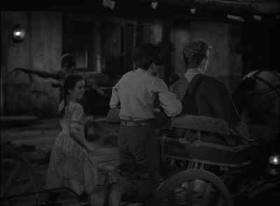 Did you find 'em, ma?
Did you talk to 'em? - Pursued