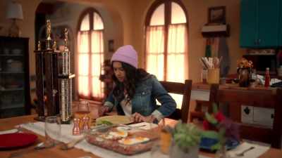 - Did... we get new plates?
- Aren't they beautiful? - Ultra Violet & Black Scorpion