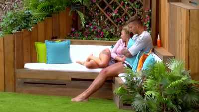 Did you get on,
like, what was the vibe, - Love Island