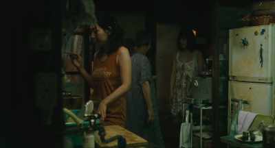 - Did you get rained on?
- I was fine. - Shoplifters