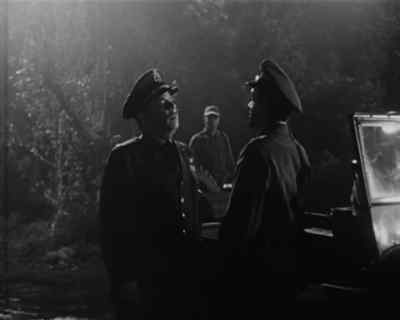 Did you get rid of him ? - Invasion of the Saucer-Men