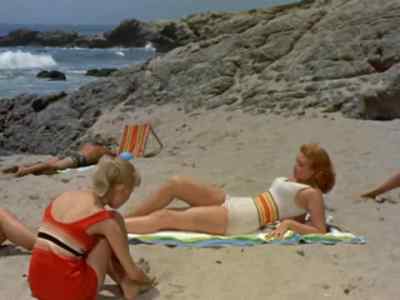 Did you get the look
that doll gave me? - Gidget