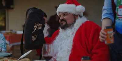 -Did you give him our mon...
-No, I gave him yours. - A Sunburnt Christmas