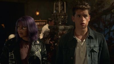‐ Did we go back in time? - Marvel's Runaways