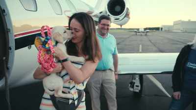 - Did you have a good flight?
- Oh my gosh. - Inside the Mind of a Dog