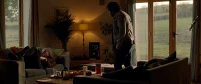 - Did you have a nice rest?
- I did, yeah. - Love Spreads