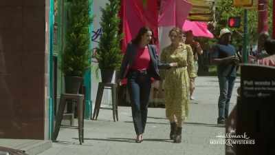 Did you have any reason
to believe that cell phone - Nikki & Nora: Sister Sleuths