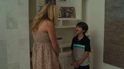 -Did you have fun there?
-Yeah, but it was super hot. - What The Nanny Saw
