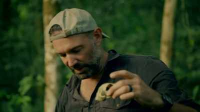 -DID HE DIE HERE?
-YEAH. [ SPEAKS INDISTINCTLY ] - Expedition Mungo