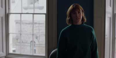 - Did he? Doing what?
- A gardener. - The Light in the Hall