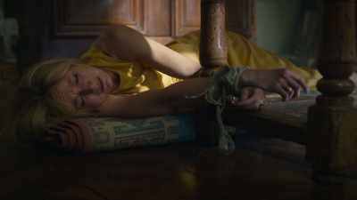 Did you hit me?
You were talking to the police! - Murder in Provence