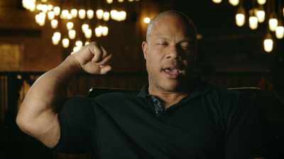 Did I hit this right?
Did I rotate my shoulder back? - Breaking Olympia: The Phil Heath Story