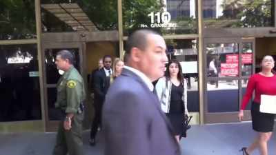 - Did Johnny beat you up?
- [reporter 3] Amber, what-- - Depp V Heard