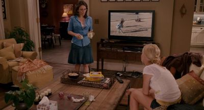 Did you just stick your gum under my coffee table - Baby Mama