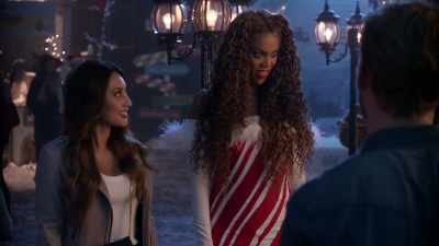Did you know,
Emma, that - Life-Size 2