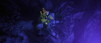 Bud you know your hand is blueFinler shut up and put your gear on - The Abyss