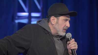 - Did you know that?
- [audience laughing] - Dave Attell: Hot Cross Buns
