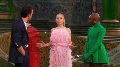 - Did you know that?
- What? - Defying Gravity: The Curtain Rises on Wicked