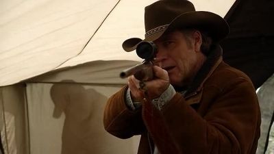 Did either man carry tranquilizer darts? - Longmire